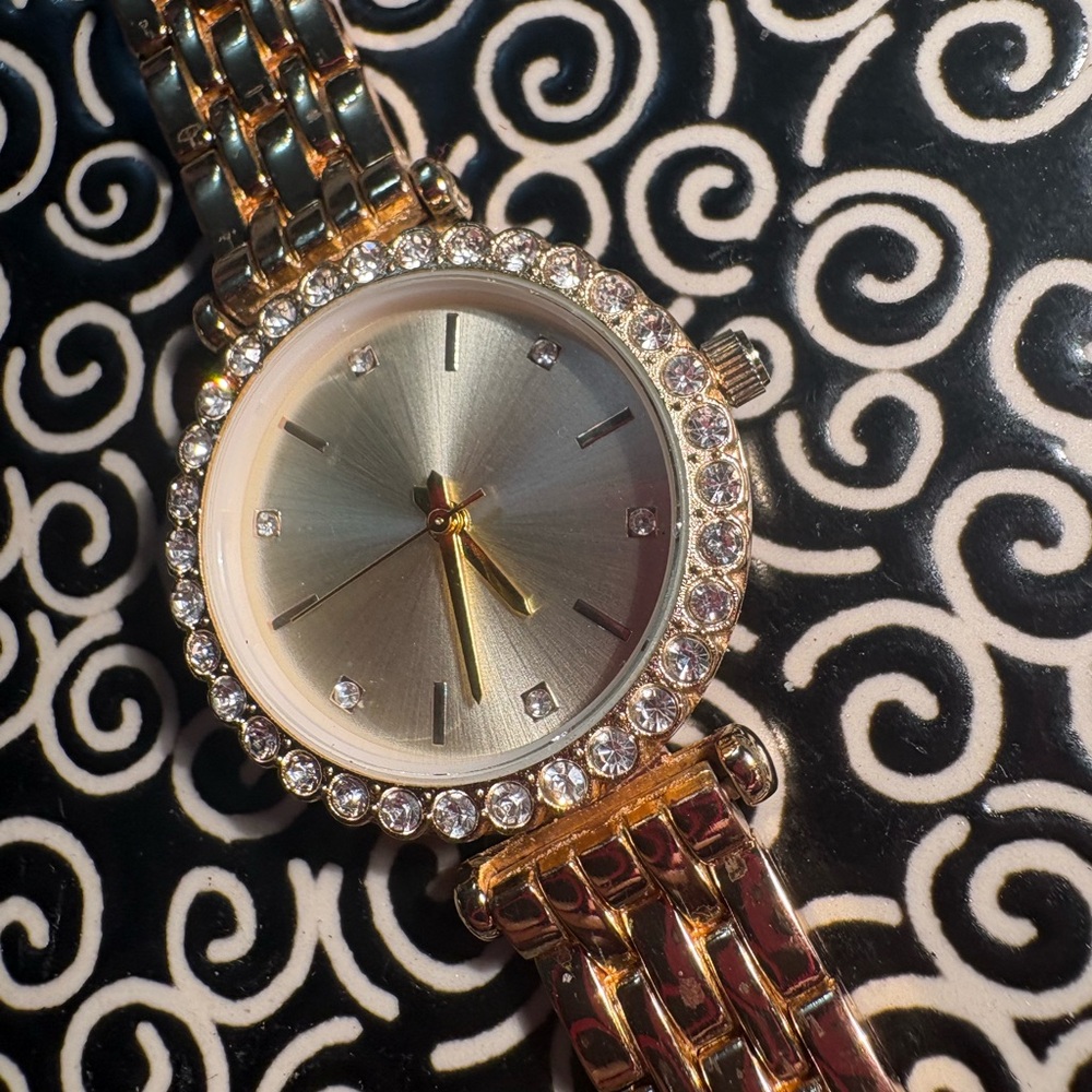 Luxurious Gold and Silver Women's Watch